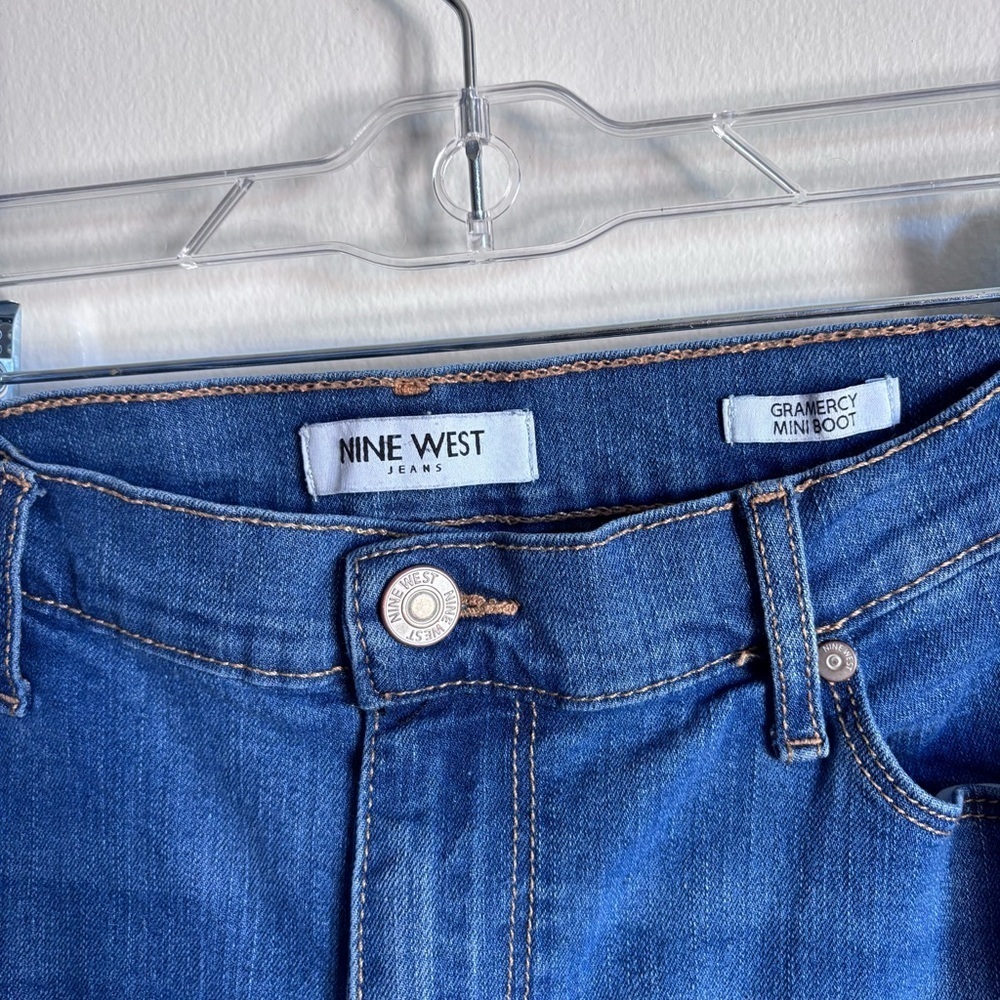 ⭐️⭐️⭐️Nine West Women's Blue Boot Cut Jeans size 10 - Picture 2 of 9